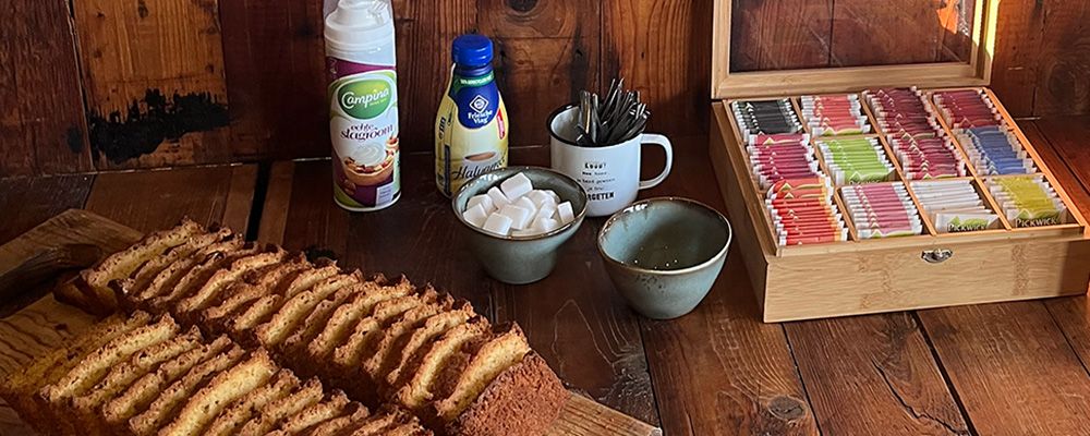 Koffie/thee + versgebakken cake